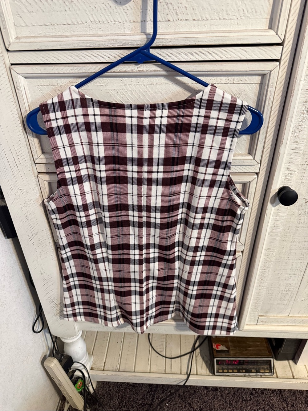 Ann Taylor Sleeveless Plaid Top in Burgundy and White